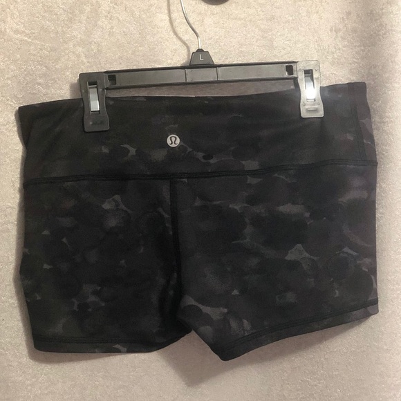 lululemon athletica Pants - 🍋 Lululemon Boogie short Sz. 8